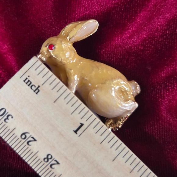 Adorable Rabbit Brooch for Easter - Picture 2 of 2